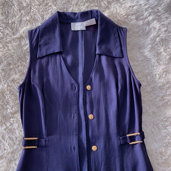 Vintage Moda Int’l collared top with gold details 🏆 - Picture 9 of 15